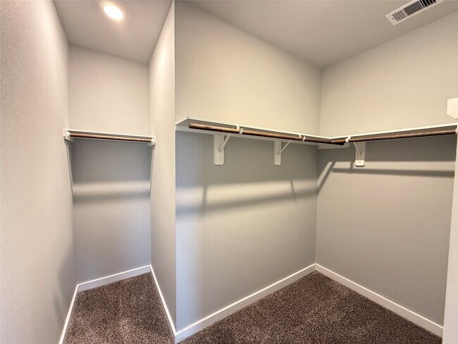 Building Photo - 5223 Lake Chase Dr