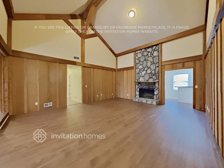 Building Photo - 4584 Forest Green Dr