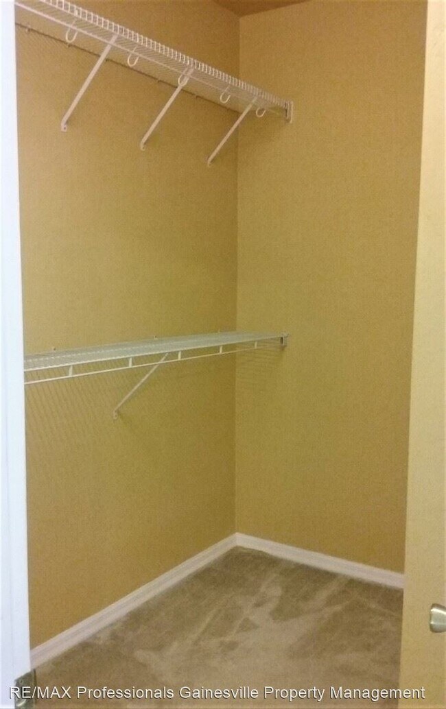 Building Photo - 3 br, 2.5 bath House - 162 SW 145th Drive #10