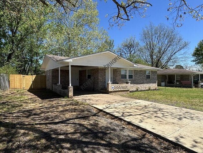 Building Photo - 404 N Scott St