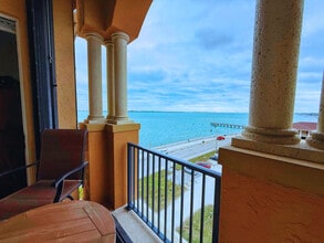 Building Photo - 20 Orange Ave