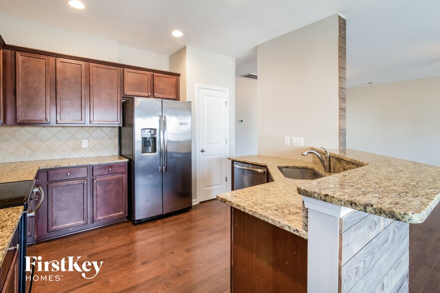 Building Photo - 208 Longford Dr