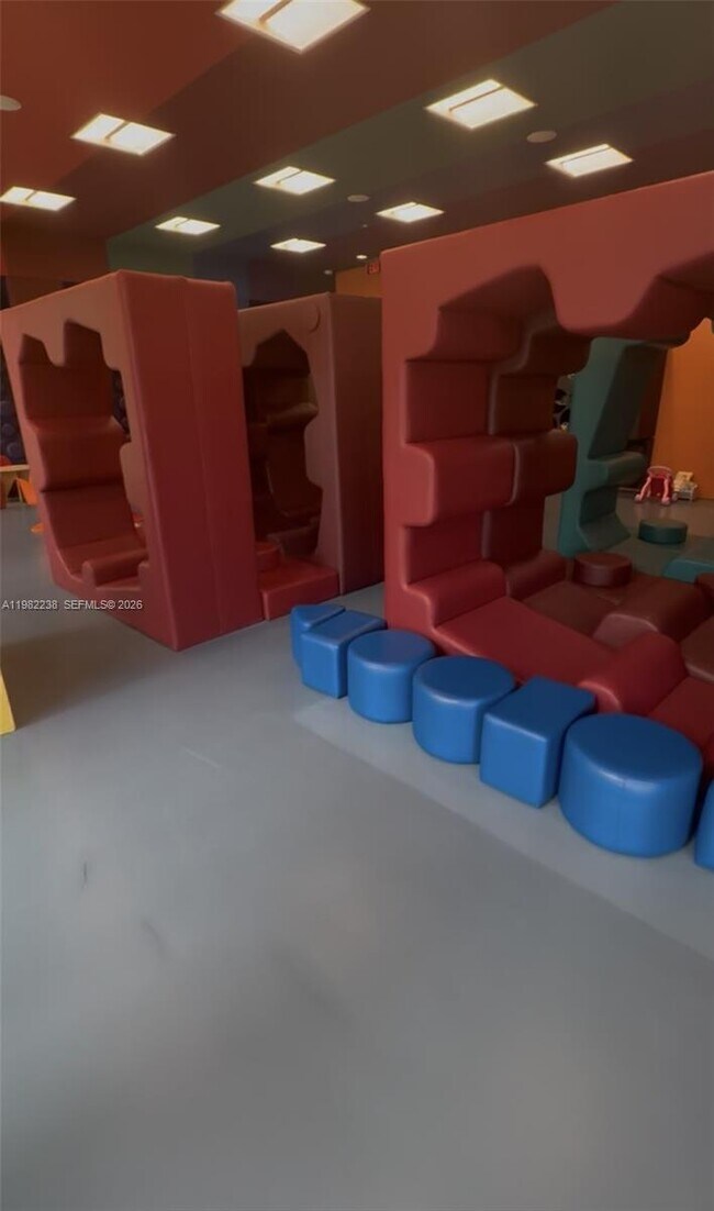 Building Photo - 88 SW 7th St