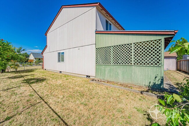 Building Photo - 15501 NE 88th St