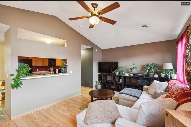 Building Photo - 13081 Crimson Clover Ln