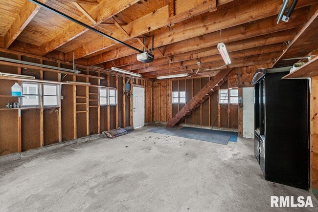 Building Photo - 1916 33rd St