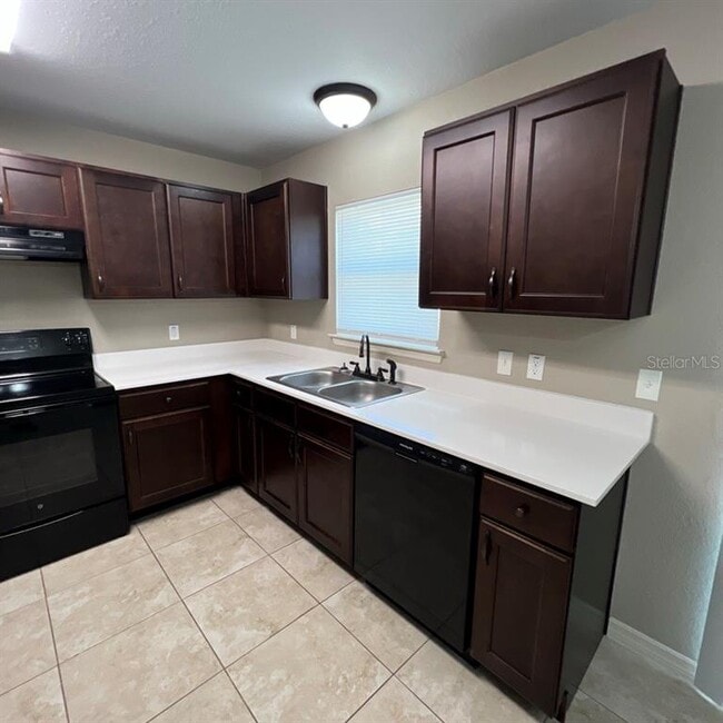 Building Photo - 17150 SW 39th Cir