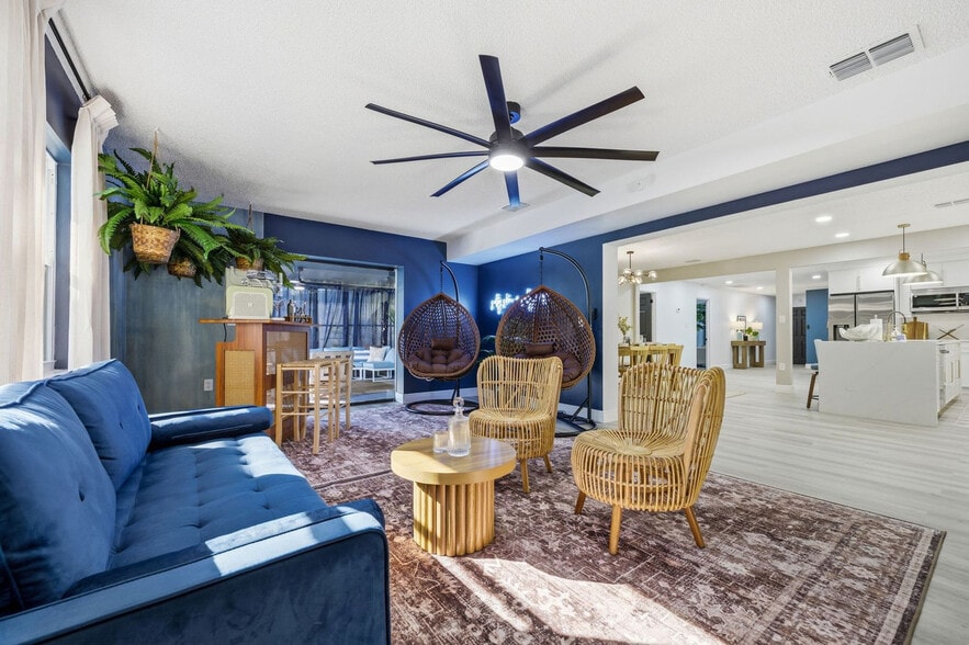 Building Photo - 4907 21st Ave W