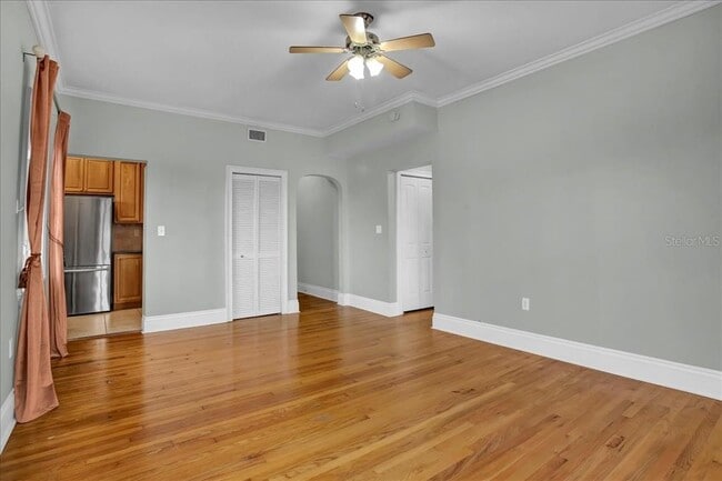 Building Photo - 2117 W Dekle Ave