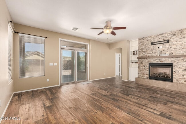 Building Photo - 202 E Rock Wren Dr