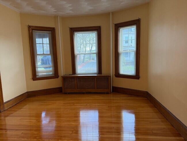 Building Photo - 21 Converse Ave