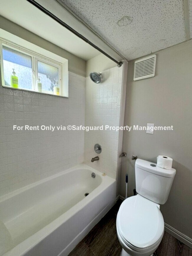 Building Photo - Spacious West Jordan Home on Large Corner Lot