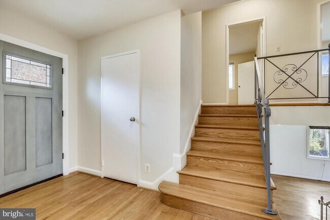 Building Photo - 4503 Traymore St