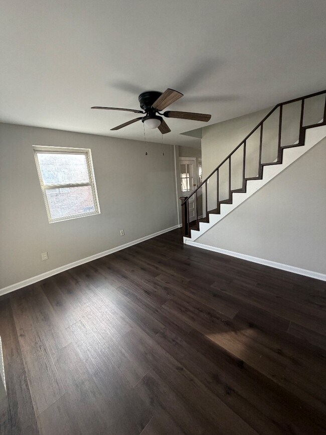 Building Photo - 5 E Green St