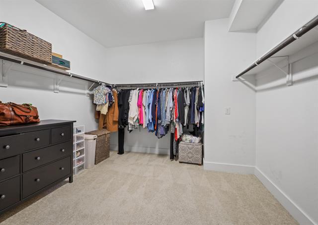 Building Photo - 638 Taylor Dr