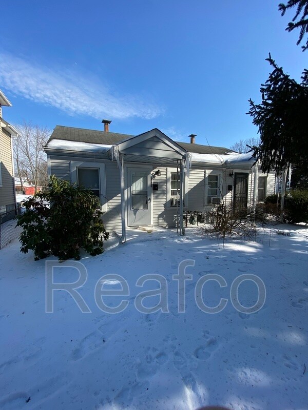 Building Photo - 590-592 Robinwood Ave