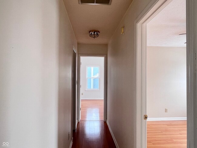 Building Photo - 1157 Aqueduct Way