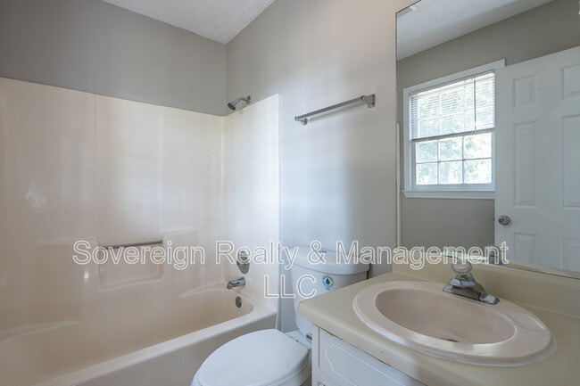 Building Photo - 580 Downing St