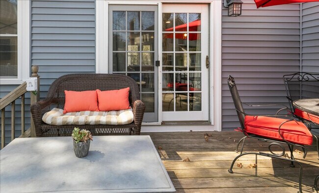 Building Photo - 17 Cedar Terrace