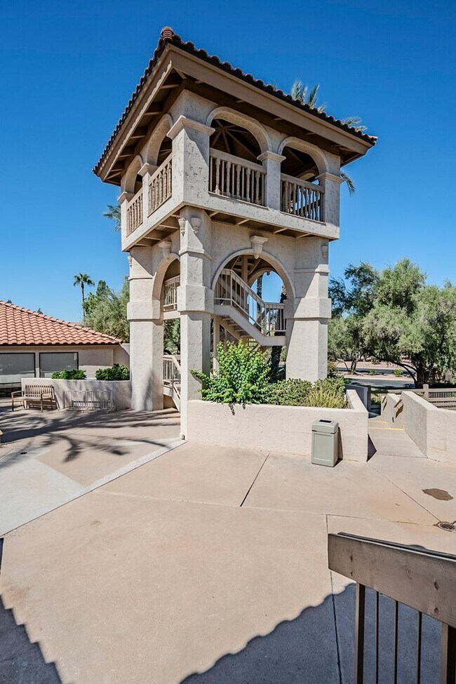 Building Photo - Two bedroom condo - Furnished Seasonal Rental