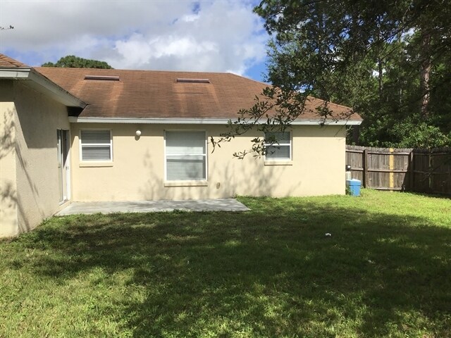 Building Photo - 558 Hatcher St SE