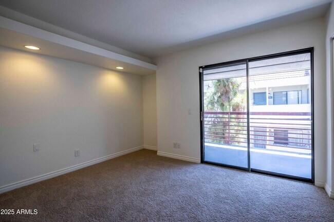 Building Photo - 3330 W Danbury Dr
