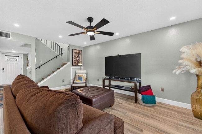 Building Photo - 6537 Cape Hatteras Way NE