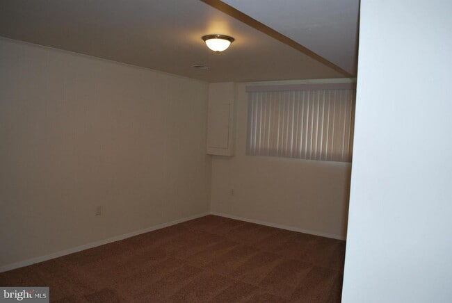 Building Photo - 5614 Duchaine Dr