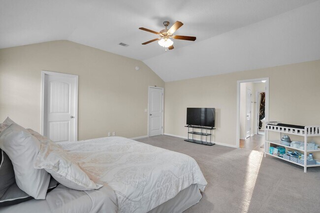 Building Photo - Like New Home for Rent in Hinesville!