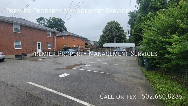 Building Photo - 121 McArthur Dr