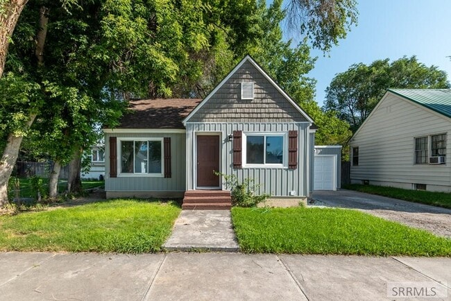 Building Photo - 465 3rd St