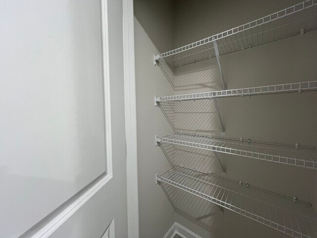 Building Photo - 1360 Fallen Acorn Ln