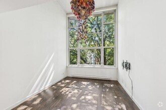 Building Photo - 1 bedroom in seattle WA 98101