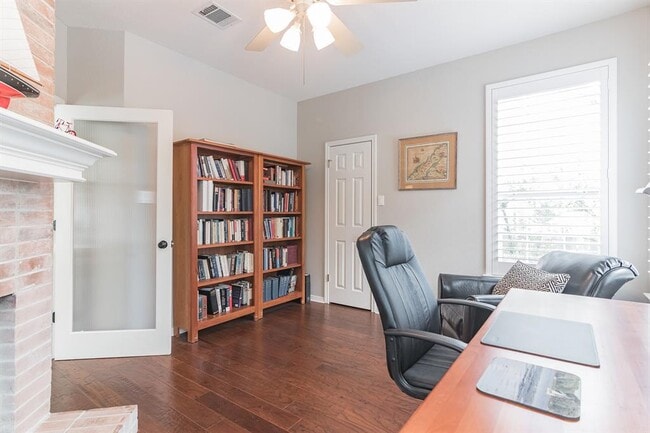 Building Photo - 5221 China Garden Dr