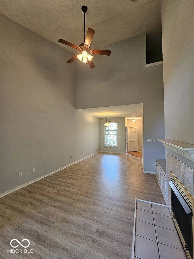 Building Photo - 5757 Spruce Knoll Ct