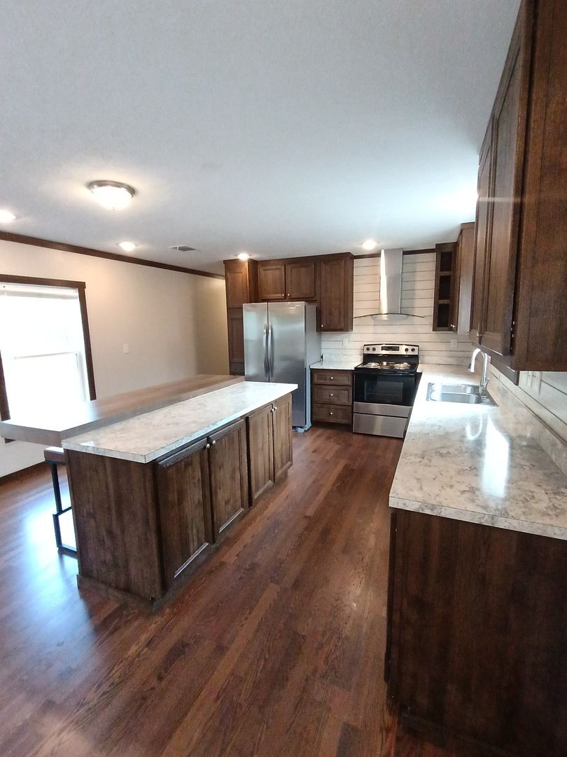 Building Photo - 785 Sandridge Rd