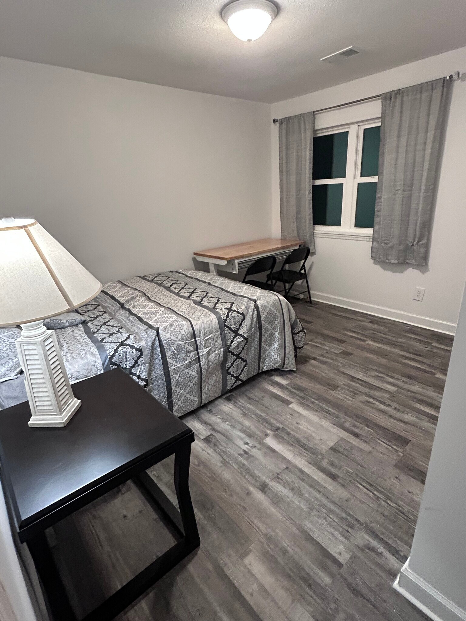 Building Photo - 1223 Poplar Ave