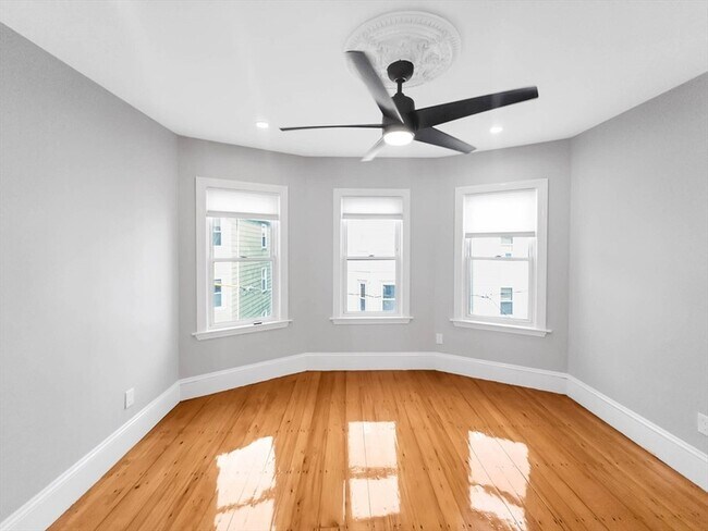 Building Photo - 14-16 Arcola Street Unit 2