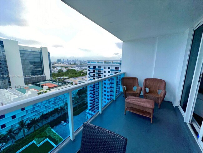 Building Photo - 2301 Collins Ave