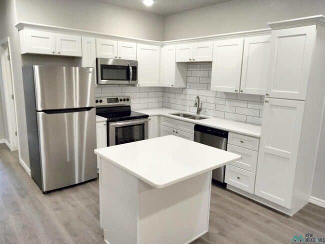 Building Photo - 1308 Sonora Rd