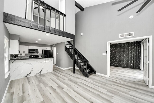 Building Photo - 6281 Ludington Dr