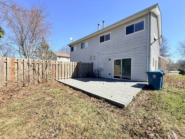 Building Photo - 1363 Andover Dr