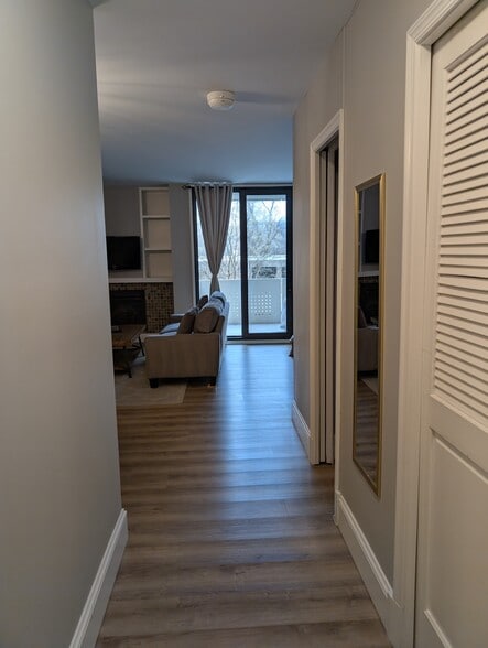 Entrance with pocket door pantry to right - 300 M St SW