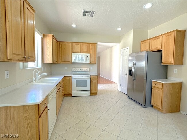 Building Photo - 2338 Peaceful Sky Dr