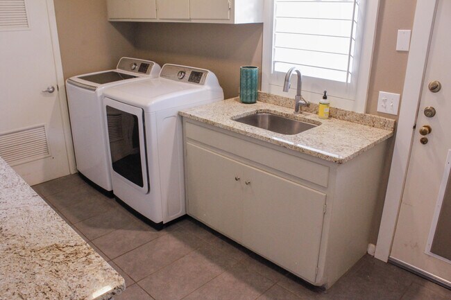 Building Photo - 3518 41st St