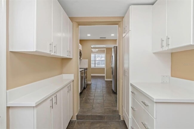 Building Photo - 4622 W El Prado Blvd