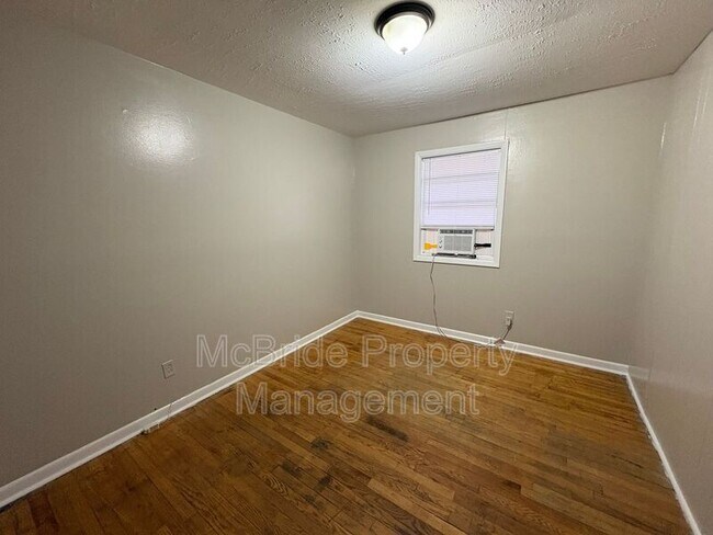 Building Photo - 1404 Ranch Dr