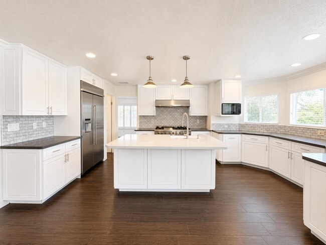 Building Photo - Beautifully updated and upgraded Chardonnay Hills house for rent
