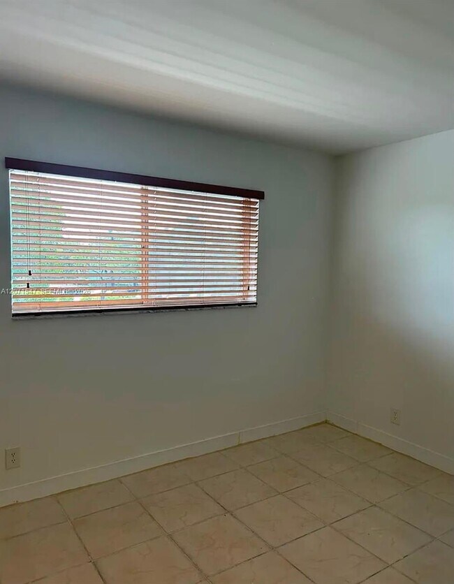 Building Photo - 8720 N Sherman Cir