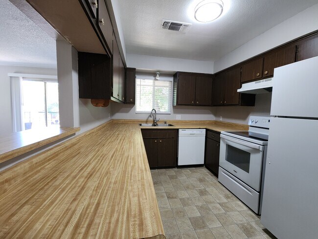 Building Photo - 55 Mina Ave